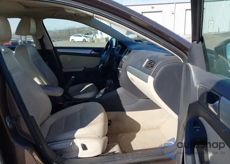 2013 Volkswagen Jetta Se z USA, uszkodzony, nr VIN 3VWDP7AJ5DM374164